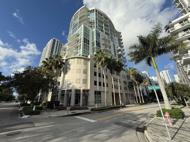 Venezia Las Olas  photo 2